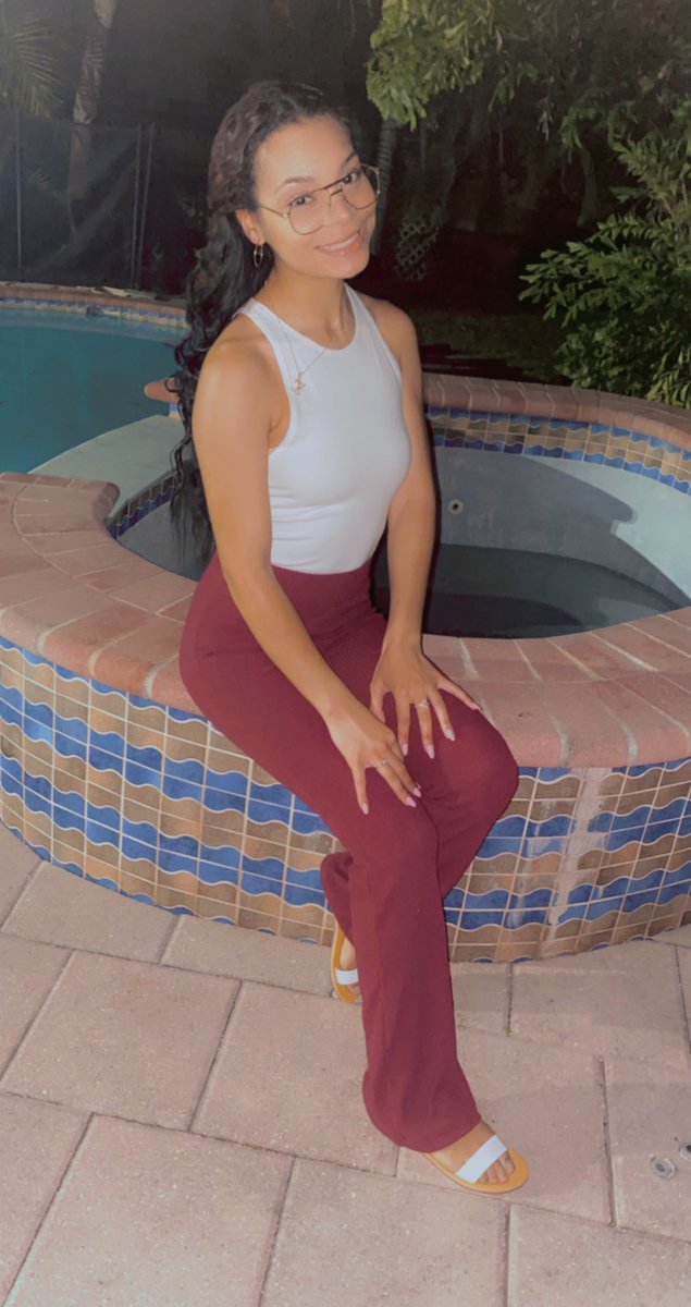 kyleeeerenee's tweet photo. ima make sure that we get used to this ✨ https://t.co/1Jr2mUt7zA