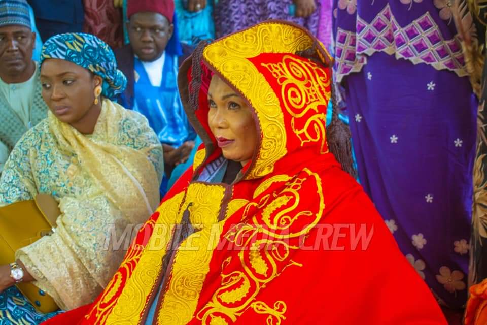 KatsinaC's tweet photo. AN NADA HAJIYA BINTA AMINU MASARI "YAR MORAM BADE".

A yau 27, Maris, 2021 Mai martaba Sarkin Bade Alh Abubakar Umar Sulaiman ya nada Matar Gwamnan Jihar Katsina Haj. Binta Aminu Bello Masari  Sarautar ta "Yar moram Bade"
https://www.faceb/107284157793943/posts/239440964578261/ https://t.co/66orlyFOmV