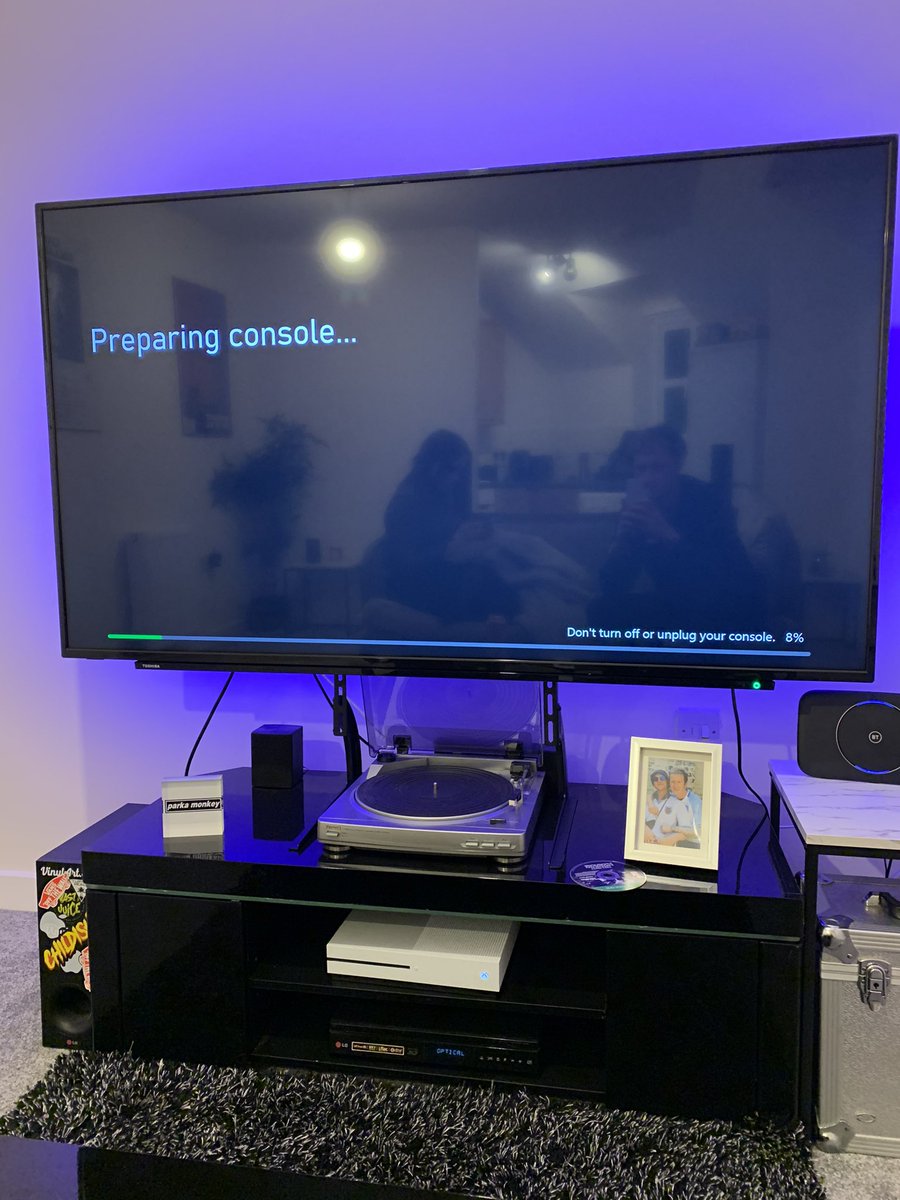 WasChris's tweet photo. @XboxSupport any ideas? it won’t let me do a full factory reset 😫😫 https://t.co/WSqKc9zwu6