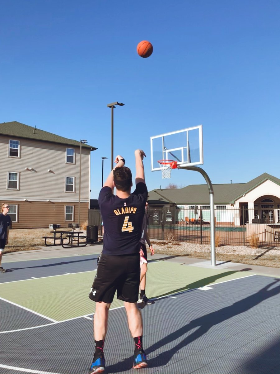 The_ViewLincoln's tweet photo. Got plans for Saturday? Take advantage of our basketball court and shoot some hoops!! 🏀😄 https://t.co/KAKgvW4pzv