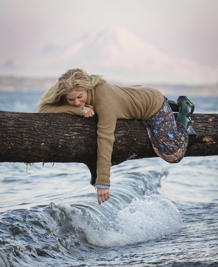 Happy birthday to the wonderful Elizabeth Mitchell  