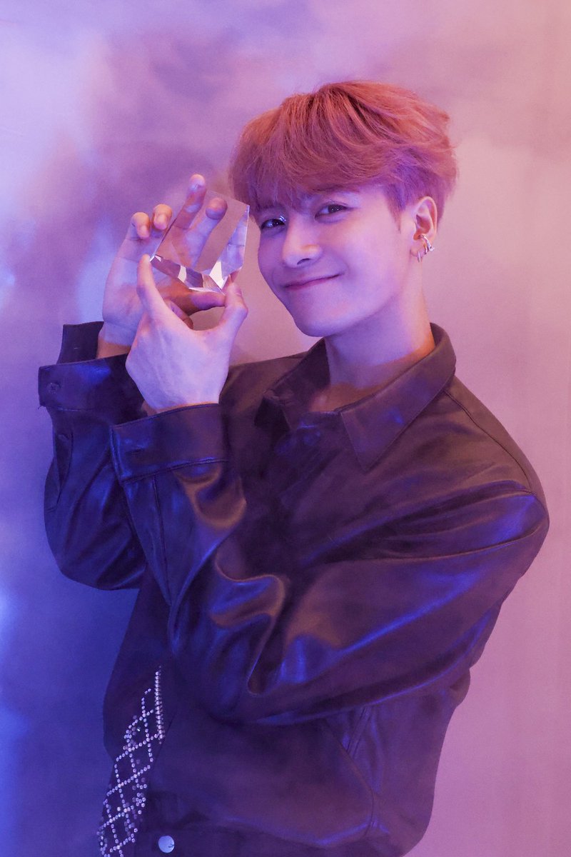 CutePeope's tweet photo. #JacksonWang #HappyJacksonDay #LMLYJackson #GOT7 #KingJacksonDay #LeaveMeLovingYou https://t.co/dL9lWcv5LW