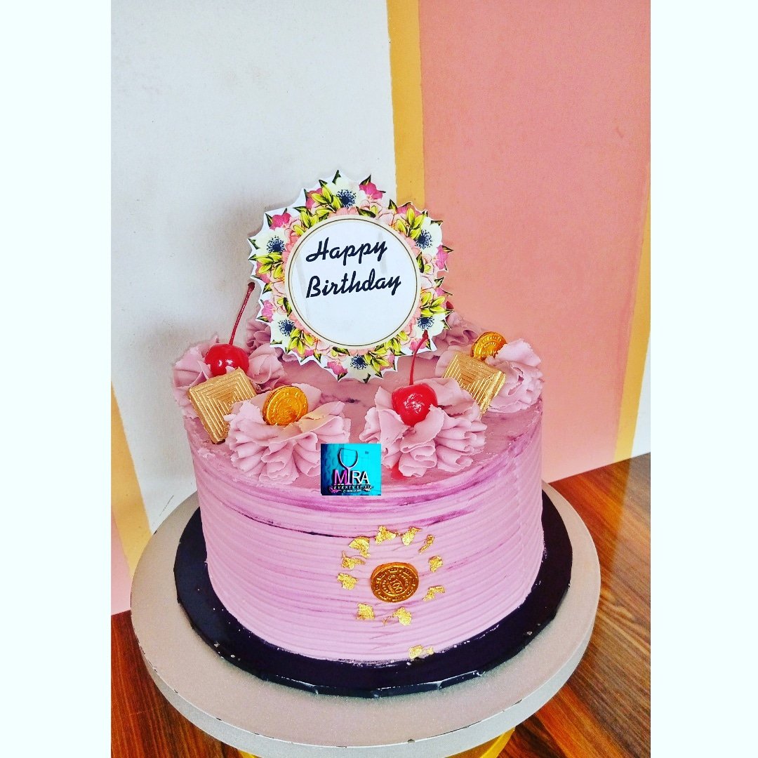 Adamipenperenpe's tweet photo. 8inches Vanilla and Red Velvet Goodness..
#adobaker https://t.co/Uitt2e0vao