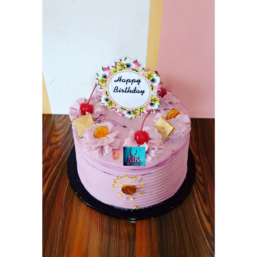 Adamipenperenpe's tweet photo. 8inches Vanilla and Red Velvet Goodness..
#adobaker https://t.co/Uitt2e0vao