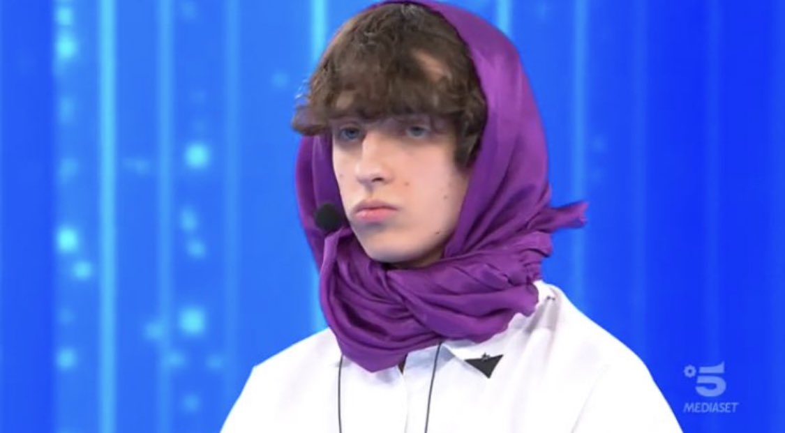 trashbiccis's tweet image. Da Sangiovanni a Masha di Masha e Orso è un attimo ✨ #Amici20