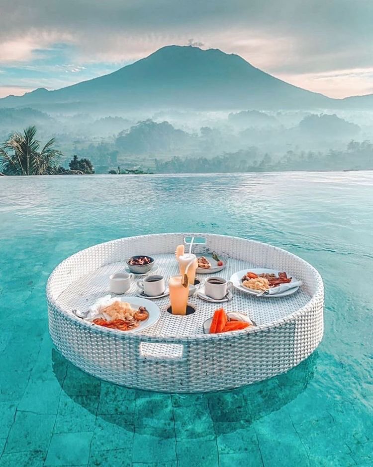 INTERIORPORN1's tweet photo. Santorini is beautiful 🥰 https://t.co/TcZzPho72Q