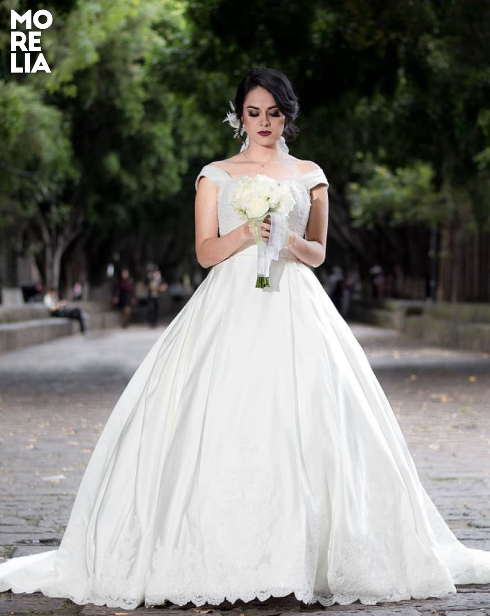 Turismomorelia's tweet photo. #Morelia cuenta con lugares mágicos para realizar tu shooting fotográfico 👰🏼📸🤵🏻‍♂️retrata los momentos más especiales de tu #boda.

Foto: #francaswedding
#MoreliaEstáDeBoda
#SafeTravels #QuédateEnMéxico
#QuédateConMorelia

@WTTC @SECTUR_mx  #GobiernoDeMorelia https://t.co/qB3Ar7Iqb5