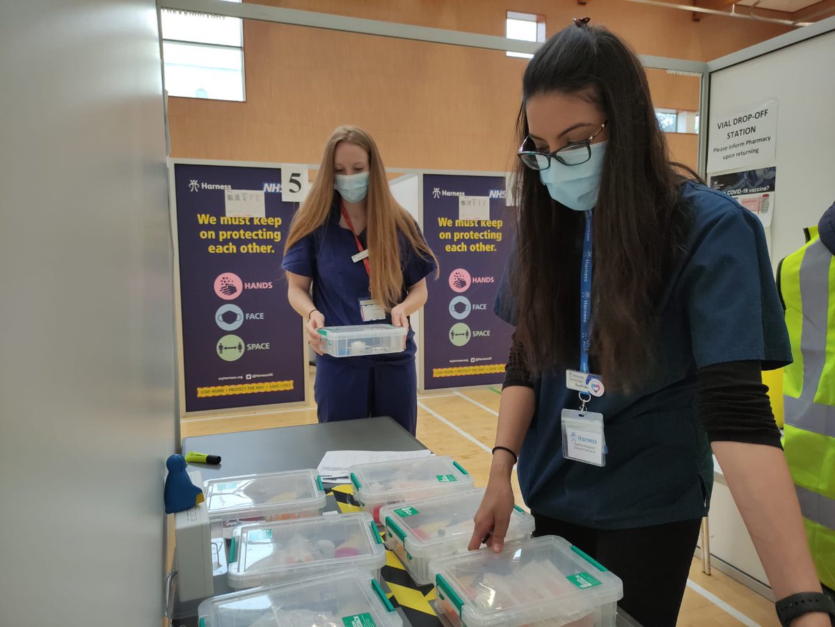 Great to see so many people from the local community coming forward to #GetVaccinated at our clinic today in #KingsburyMandir. This brings us one step closer to normality! Thank you to all the practictioners and #volunteers working tirelessly to make this happen. 
#HarnessUK