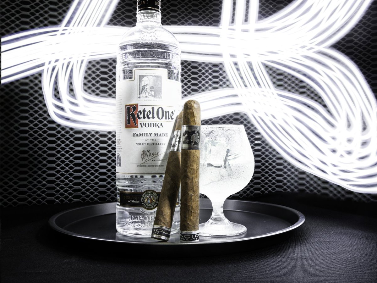 drewestatecigar's tweet photo. What is your favorite pairing with an ACID 20? #ExperienceACID #DE4L https://t.co/s6VVdCb6S8