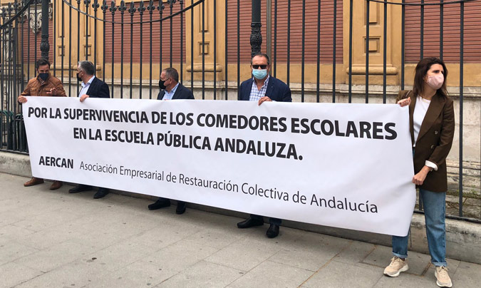 Rest_colectiva's tweet photo. La situación de los #comedores_escolares en Andalucía es ya inviable y así se lo quieren hacer llegar la #Aercan y #Faesc, a la Junta de Andalucía. @FoodServiceEsp https://t.co/D9Jwaw6PEL https://t.co/ym6hY2GPrO
