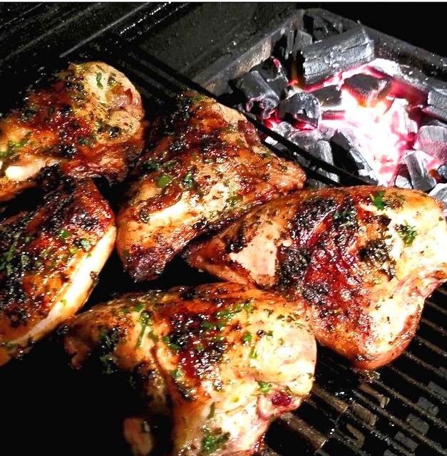 hastybakegrills's tweet photo. Skip the fast-food joint and grill out tonight!

📷 @TedGrills

#hastybakegrills #grilledchicken #chicken #tedreader #charcoalgrill #cookingovercoal #charcoal #grill #smoker #bbqlife #chef #pitmaster #smokebakesear #GOwithHB https://t.co/j3aiv4R0Qx