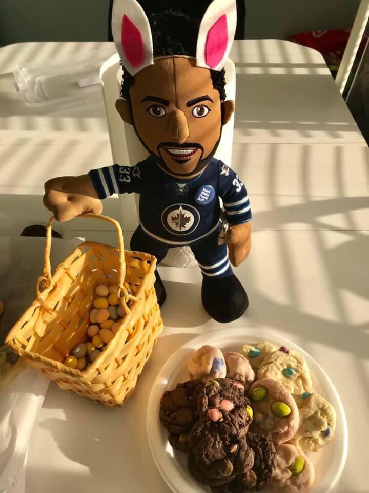 MsBehavior's tweet photo. It’s Dustin Byfuglien’s birthday today and I still miss him. #BuffDoesStuff (remember when I designed an egg to look like him?) #HAPPYBIRTHDAYBUFF
Please torture me with all your “I met buff and you didn’t stories” to commemorate the day! https://t.co/30RDolTxIU