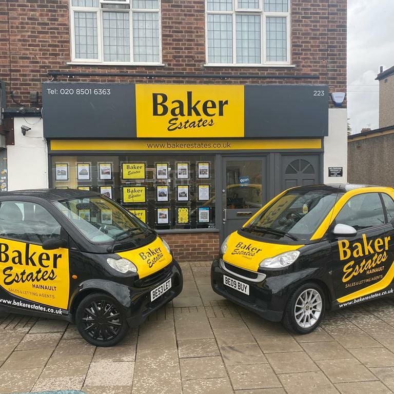 BakerEstates's tweet image. Feeling proud #Hainault #onbrand #estateagents #smartcar #busybees #giveusawave
