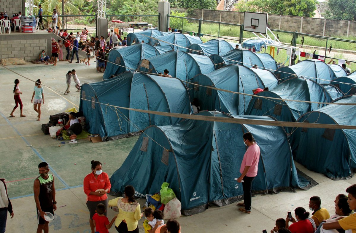 Bandera_Roja's tweet photo. #MasacreEnApure | La #Dictadura de Maduro es la responsable de la tragedia humana que vive el pueblo venezolano, los más desposeídos. Hoy crece en la zona de Apure y Arauca. Pero Venezuela y el mundo deben saber qué hay detrás. #Hilo 🧶 https://t.co/aCnaRk0P0A