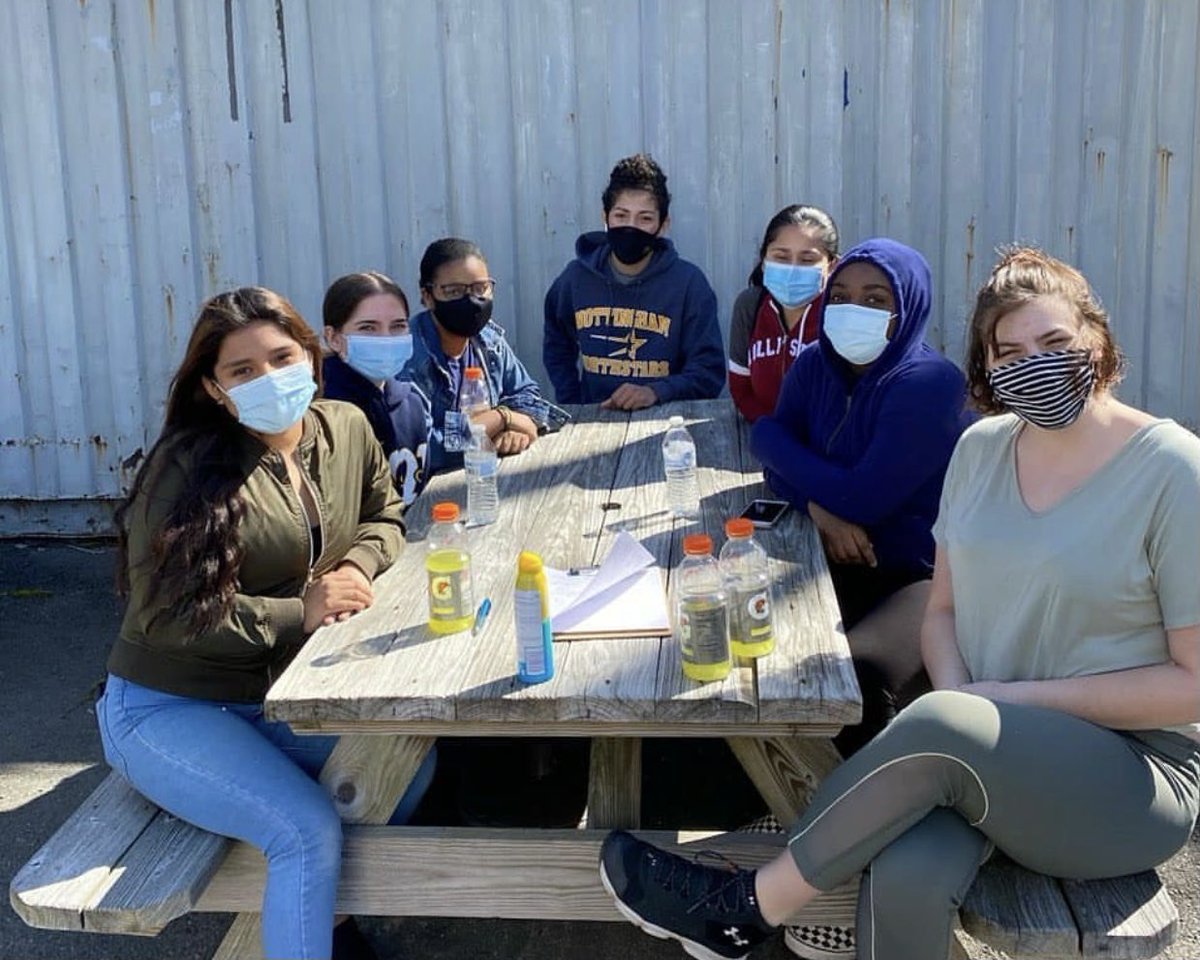 MrsDawnWhiteNHS's tweet image. GREAT JOB TO OUR NORTHSTARS TODAY!! COACH IACONO AND OUR BASEBALL TEAM ALONG WITH KEY CLUB AND NATIONAL HONOR SOCIETY DOING SOME SPRING CLEANUP AT HTRBA!! #ONEHAMILTON #AFAMILYUNITED @htrba_little_league @HTSD_Nottingham @WeAreHTSD @CoachIacono