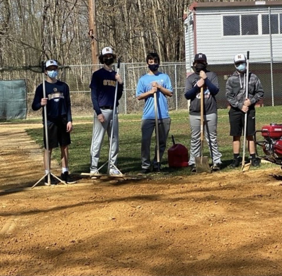 MrsDawnWhiteNHS's tweet image. GREAT JOB TO OUR NORTHSTARS TODAY!! COACH IACONO AND OUR BASEBALL TEAM ALONG WITH KEY CLUB AND NATIONAL HONOR SOCIETY DOING SOME SPRING CLEANUP AT HTRBA!! #ONEHAMILTON #AFAMILYUNITED @htrba_little_league @HTSD_Nottingham @WeAreHTSD @CoachIacono