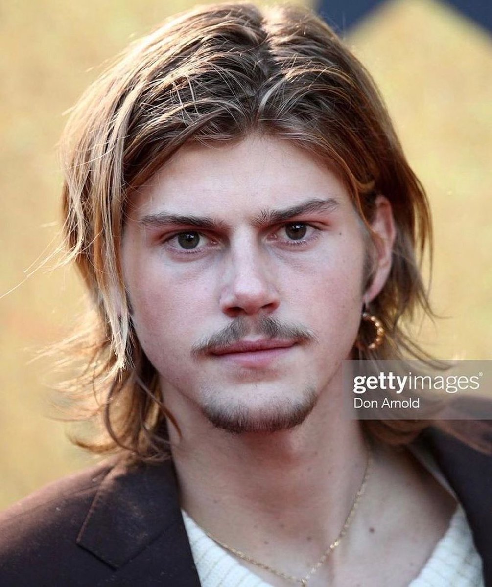 RuelArgentinaOf's tweet photo. 📸\\ Ruel en la premiere de Hamilton
cc: @ruelnotified1 https://t.co/zqoqW5Ojf3
