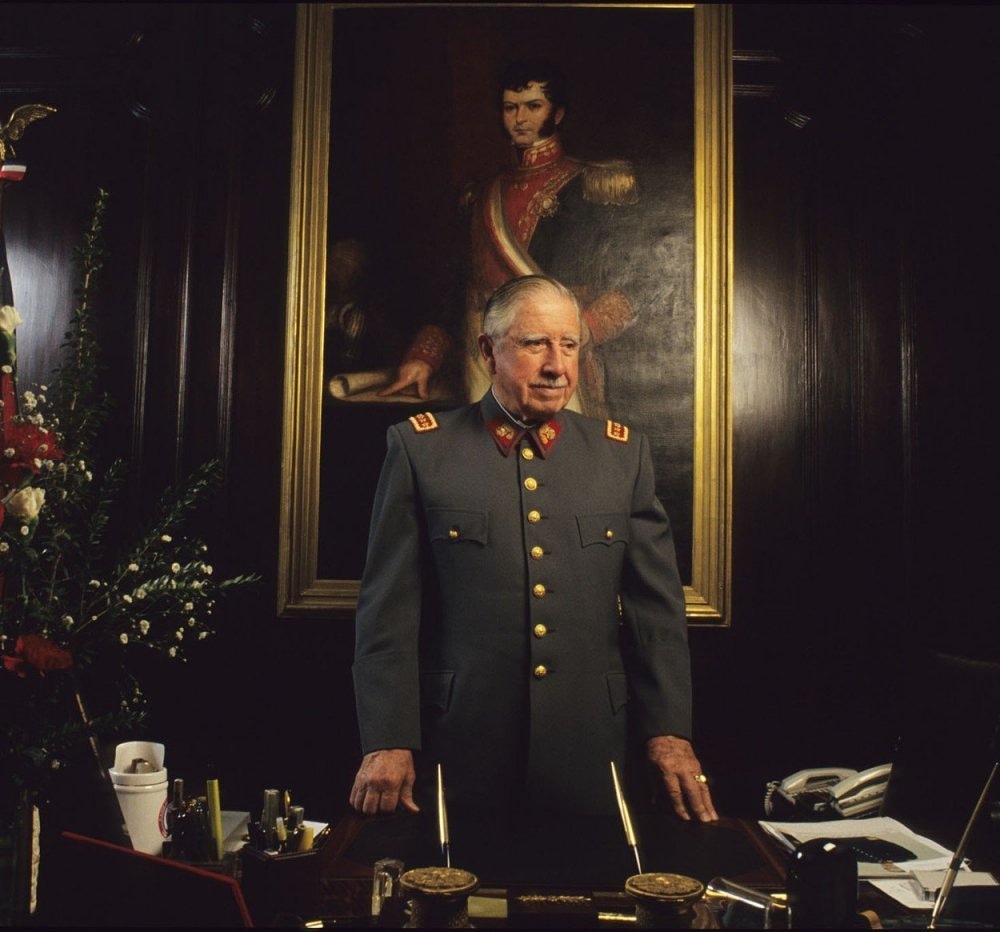 BernardinoBeza1's tweet photo. Ya PATRIOTAS los veo muy nostalgicos y tristes echando de menos al Libertador Capitan General AUGUSTO PINOCHET UGARTE , hagamos un album de fotos , yo regalo 4 https://t.co/AxgtGArU6f