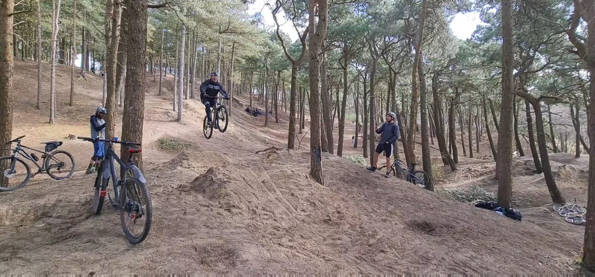 steve17brogan's tweet photo. Sorry I canβt help myself posting the money shot from today. It was a case of go big or go to A&E π€£ #itwasclose https://t.co/ZH42ZziAvv