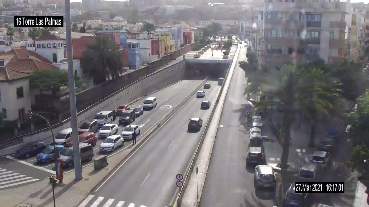 #JULIOLUENGO

Vehículo averiado en el interior del túnel en sentido Agaete, Unidad de Tráfico 🚔 en el lugar.