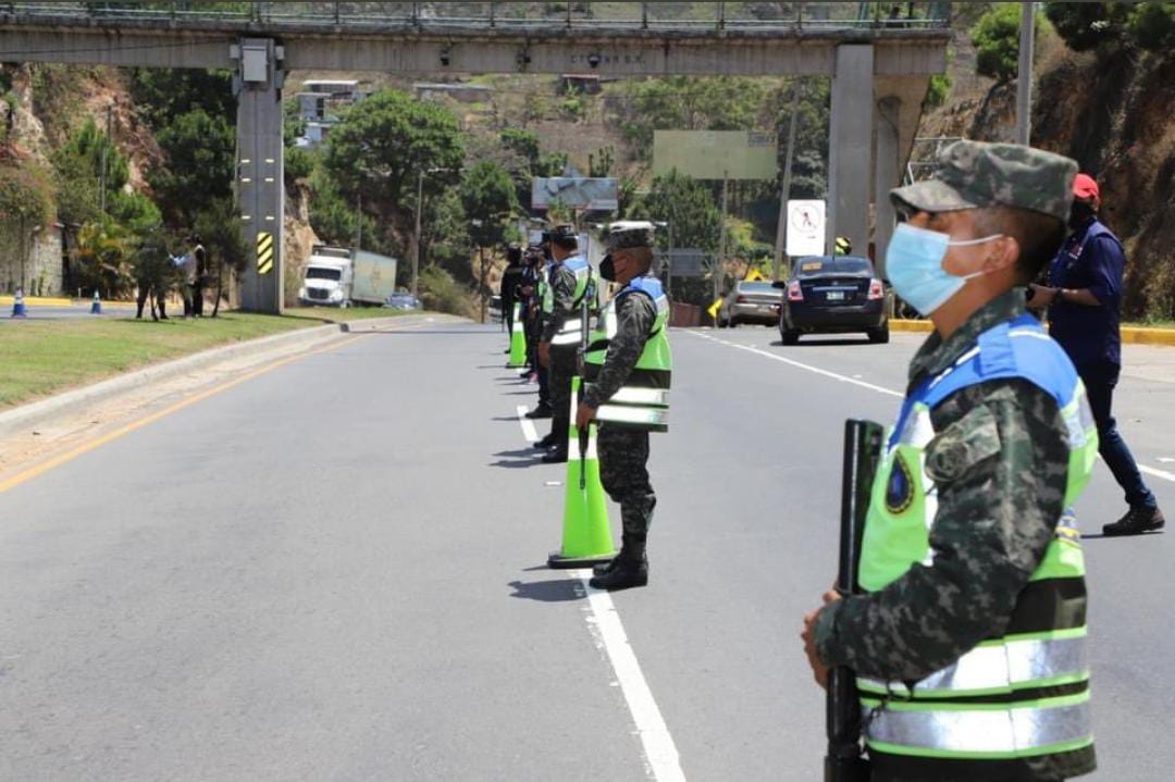 EDNTVHN's tweet photo. #EDNInforma 30 mil elementos del Comité Nacional de Prevención en Movilizaciones Masivas (CONAPREMM), se han desplazado a nivel nacional, para resguardar a las personas que saldrán a vacacionar durante la Semana Santa. #EDNTV #CONAPREMM #Honduras #SemanaSanta https://t.co/xOIo04rkA8