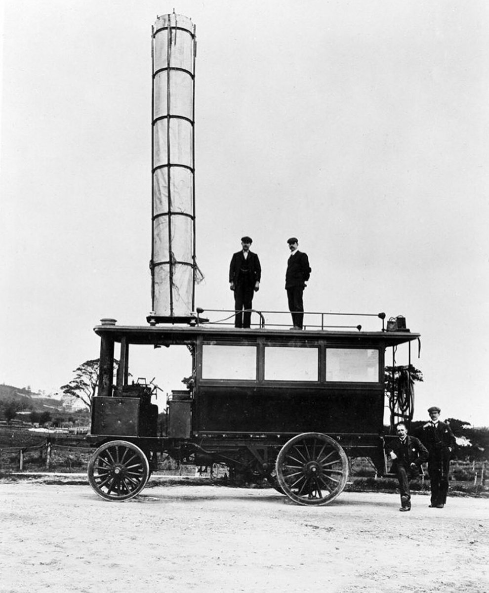 📻 Here’s a mobile radio station in London in 1903 used by Guglielmo Marconi, who is credited as the inventor of radio having patented it in 1896! AM broadcasting began around 1920, while FM broadcasting was introduced in the late 1930s. What's the oldest radio-set you've seen?