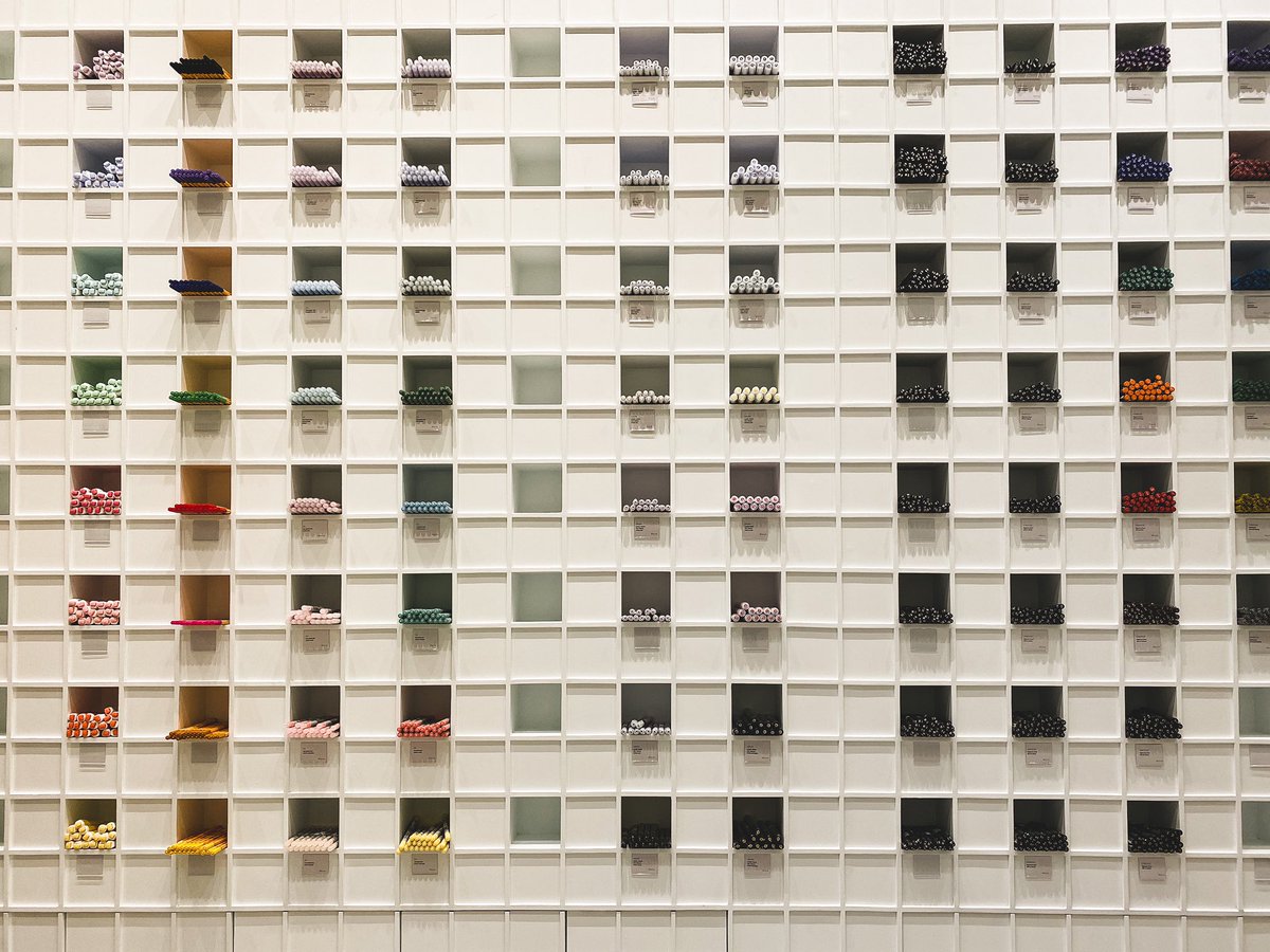 ve/la (เวลา) ⏳

ใครชอบเครื่องเขียน ชอบ art gallery ต้องถูกใจสิ่งนี้ คาเฟ่มินิมอลขาวๆใน art space ที่ชื่อ mediums ข้างในเหมือนฟีลศึกษาภัณฑ์ยุค 2021 ที่มีอปก. art ครบครัน ดีไซน์เลิศ แถมมีคาเฟ่และที่ทำเวิร์คชอปอีก! เลิ๊ฟมาก 💙🎨🖼

🕛 เปิด 24 ชม.
📍สุขุมวิท 42 ข้างเกตเวย์เอกมัย