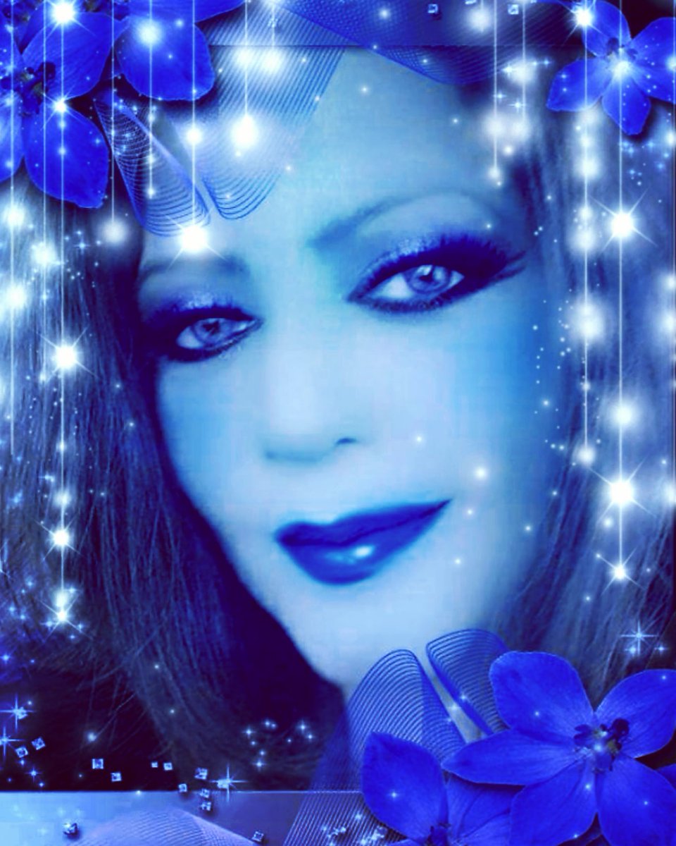 iamseemakapoor's tweet image. #blue thou art, #intensely blue, #flower whence came
 thy #dazzling #hue ?
#BlossomWatch #Blues #StarryNight