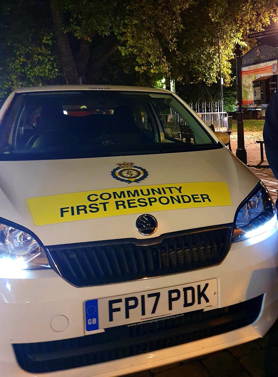 CfieldCFRs's tweet photo. Look who's on CFR15 tonight. 

Mark and Jordi will be logging on standby from around 18:00 in #Chesterfield supporting @EMASNHSTrust @EMAS_CFR 💚❤💚❤
If you see these in our Community First Responders car give them a 👋 

#EMASCFR #volunteers #communitylove https://t.co/kSO4uvWWor