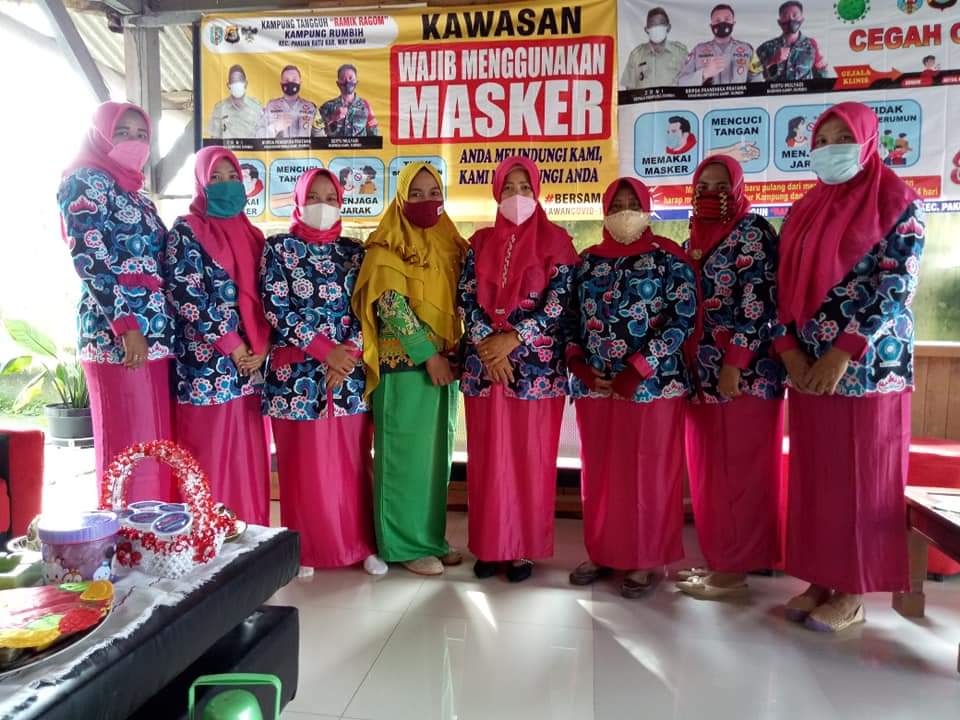 tiyuh_rumbih's tweet photo. Launching Kampung Tangguh Ramik Ragom di Kampung Rumbih, Kecamatan Pakuan Ratu, Kabupaten Way Kanan, Jumat, 26 Maret 2021.

https://t.co/bFRuwEnAQ4

#TiyuhRumbih #WayKanan #RamikRagom #KampungTangguhNusantara #KampungTangguhRamikRagom #WayKananCekalCorona https://t.co/lUTBhrmYmI