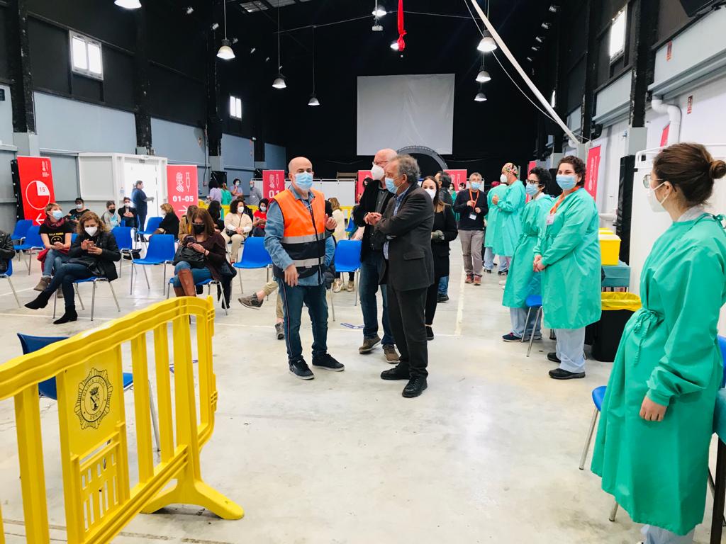 miguelsolerg's tweet photo. Excel·lent organització també al punt de vacunació de #Dénia per a vacunar més de 3300 professionals del sector educatiu de la Marina Alta. #vacunació #VacunemPerATu #COVID19 https://t.co/CIy1FuTU0W