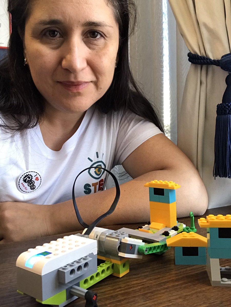 savega2020's tweet photo. Muchísimas gracias @Sparktalents por la oportunidad de capacitación en #FLLExplore 😻🤖@LEGO_Education #girlpower #FLLExplore #StemEducation #girlscancodetoo https://t.co/ycaaeYgAhU