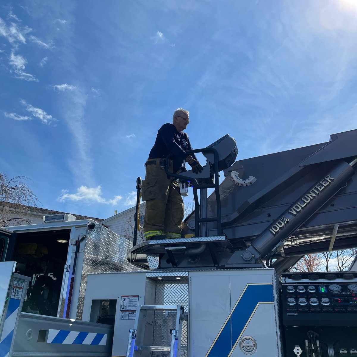 EndersInsurance's tweet image. It was a beautiful morning for training at our office that we’ve called home for 20 years. We partnered with Linglestown Fire Company and surrounding firefighters for live training.