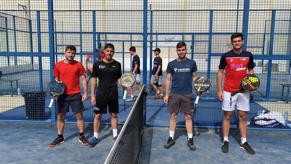 faponline's tweet photo. 🟢⚪️🟢
A por los cuartos del VI Trofeo Andaluz de Pádel Turismo de Priego ABS 3.000.
#FAP #SomosFap #Pádel #TurismoDePriego #ABS3000 #Córdoba #6trofeoturismopriego https://t.co/wjhP1bRMmN