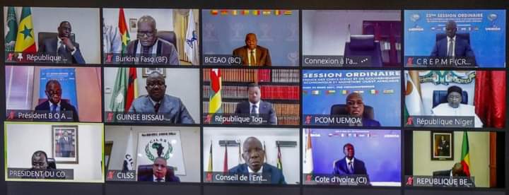 SecondePhase's tweet photo. Le Président Macky Sall a pris part à la 22ème session de la Conférence des Chefs d'Etat et de Gouvernement de l’UEMOA, en mode virtuel.
#Senegal #secondephase #kebetu https://t.co/dhDq8tw9ne
