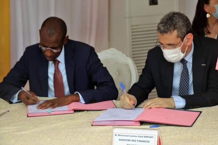 SecondePhase's tweet photo. COOPÉRATION SÉNÉGAL MAURITANIE 🇸🇳🇲🇷 SIGNATURES DES CONTRATS DE CONSTRUCTION DU PONT DE ROSSO 
#kebetu #secondephase https://t.co/w8OXRXaRY5
