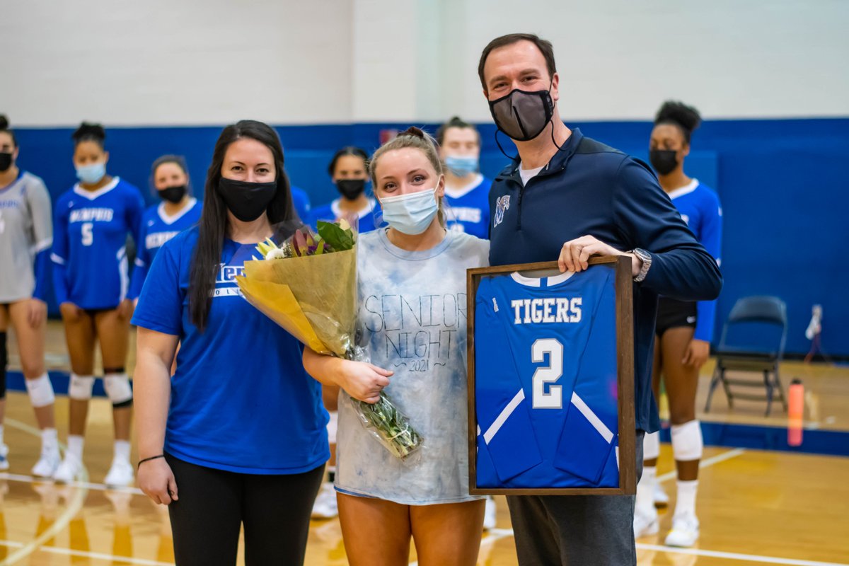 MemphisVBall's tweet photo. 🏐Senior Celebration🏐
Thank you to our Senior Kinkaid Padgett!

#TigerFamily #GoTigersGo https://t.co/M88cNyC3CC