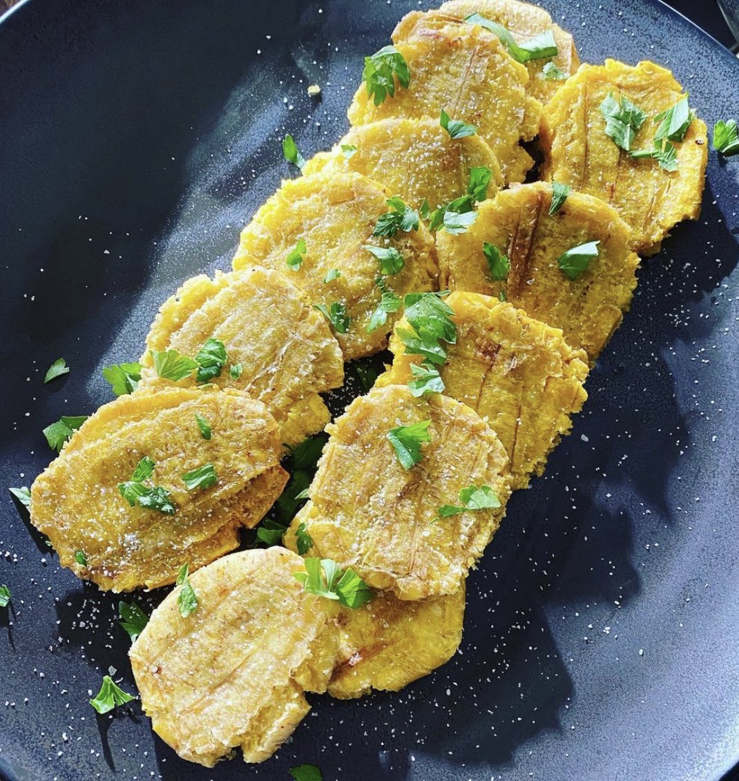 itsreallylyza's tweet photo. Last but not least - I am also a fan of seafood and Caribbean staples. So for the sides I have ceviche with a splash of mirin & tostones because who doesn’t love fried plantains?! #bbqthrowdown https://t.co/3njMUHNrD9