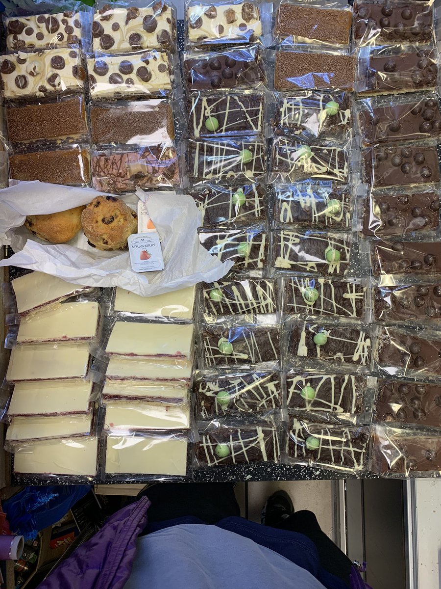 Amazing gesture by Cafe Fairfull High Street PAISLEY. Bringing all these wonderful treats in for the service users of the community fridge Moss Street. PAISLEY.

💜

<a href="/PDEofficial/">PDE</a>