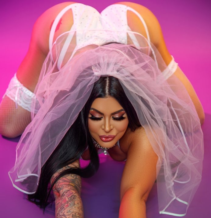 KatieForbes tweet media