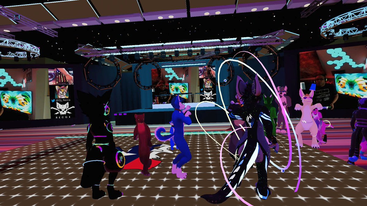 wildbilltx's tweet photo. Some more screencaps from last night's dance at #TFF2021 on #VRChat @FurryFiesta !! https://t.co/1hAD05Z7HN
