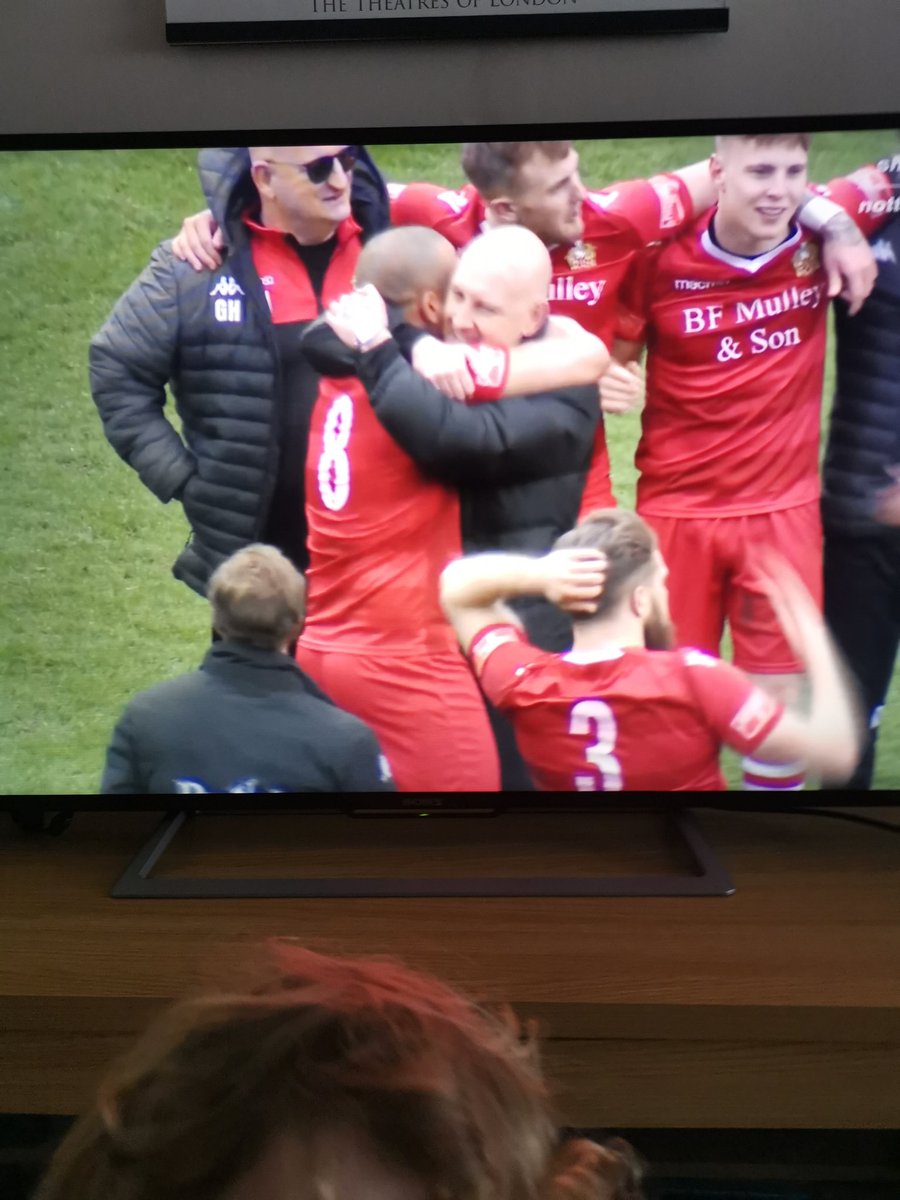 organisedbyroo's tweet image. WEMBLEY WEMBLEY ⚽⚽⚽⚽

@HornchurchFC what a game! Hearts still racing!

Thank god for online streaming!