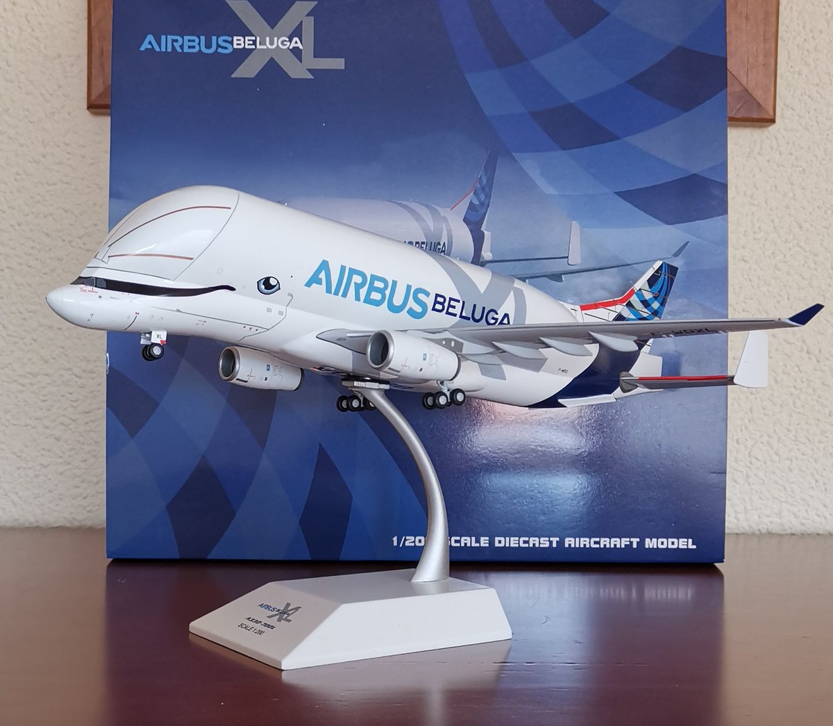 pedrospotter's tweet photo. Y terminamos con el #unboxing parte 3, en este caso el #Airbus:
#JCWings
#Escala1200
LH2227
#Airbus #BelugaXL (A330-743L) (F-WBXL)
#modelismo #scale1200 #miniaturas #maquetas #Diecast #diecastplanes #maquetasdeaviones https://t.co/Ai3BjtdAO7