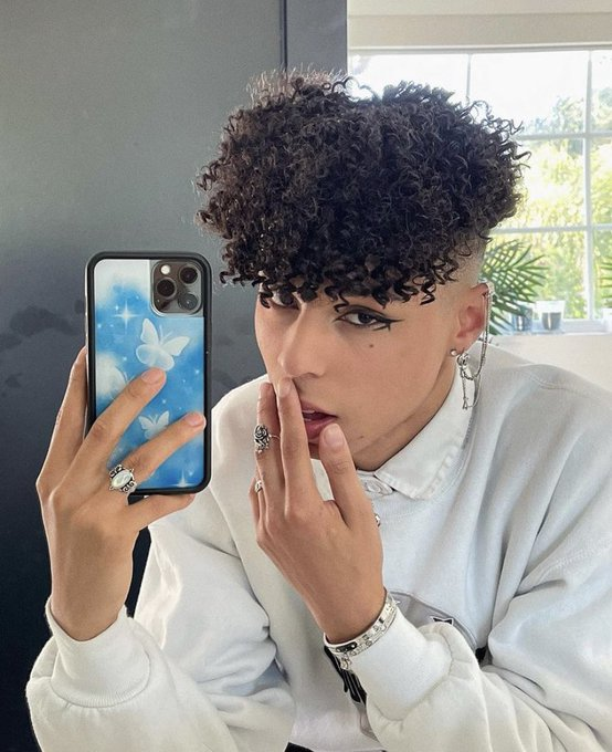phnxtorres's tweet photo. THE POWER HE HOLDS IS FUCKING IMMACULATE https://t.co/X29mqP0VSj