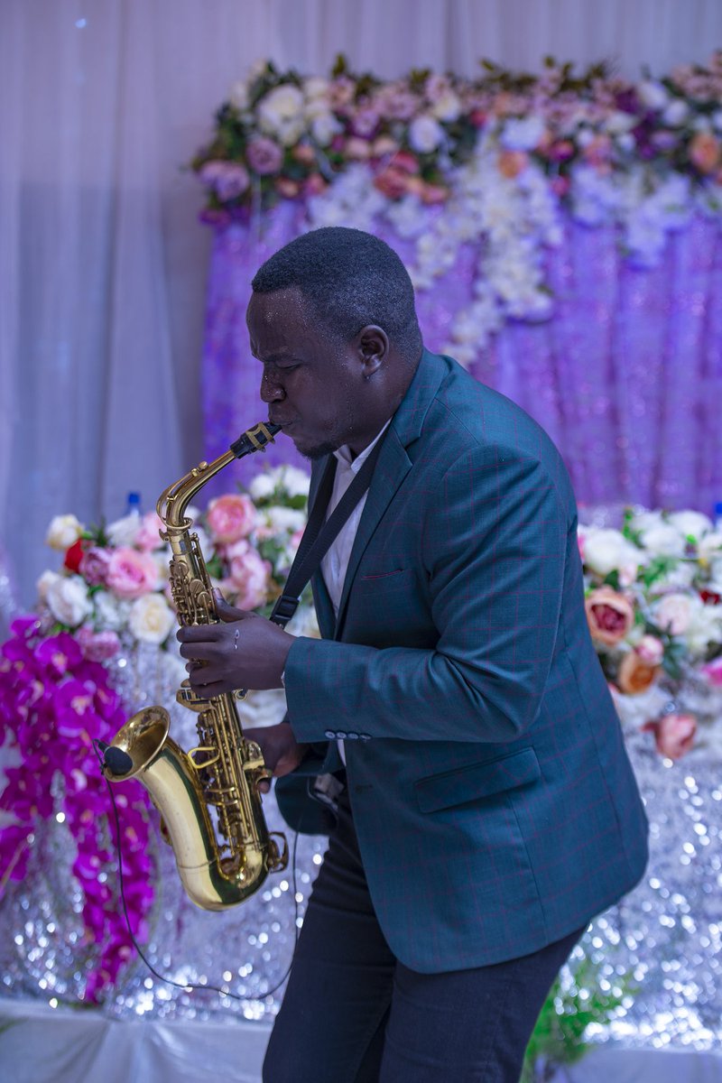felixfelisax's tweet photo. Get out of your comfort zone 🎷💓🍇

#felisax #ugandasfinest #worksettings https://t.co/tML7y0Wj2D