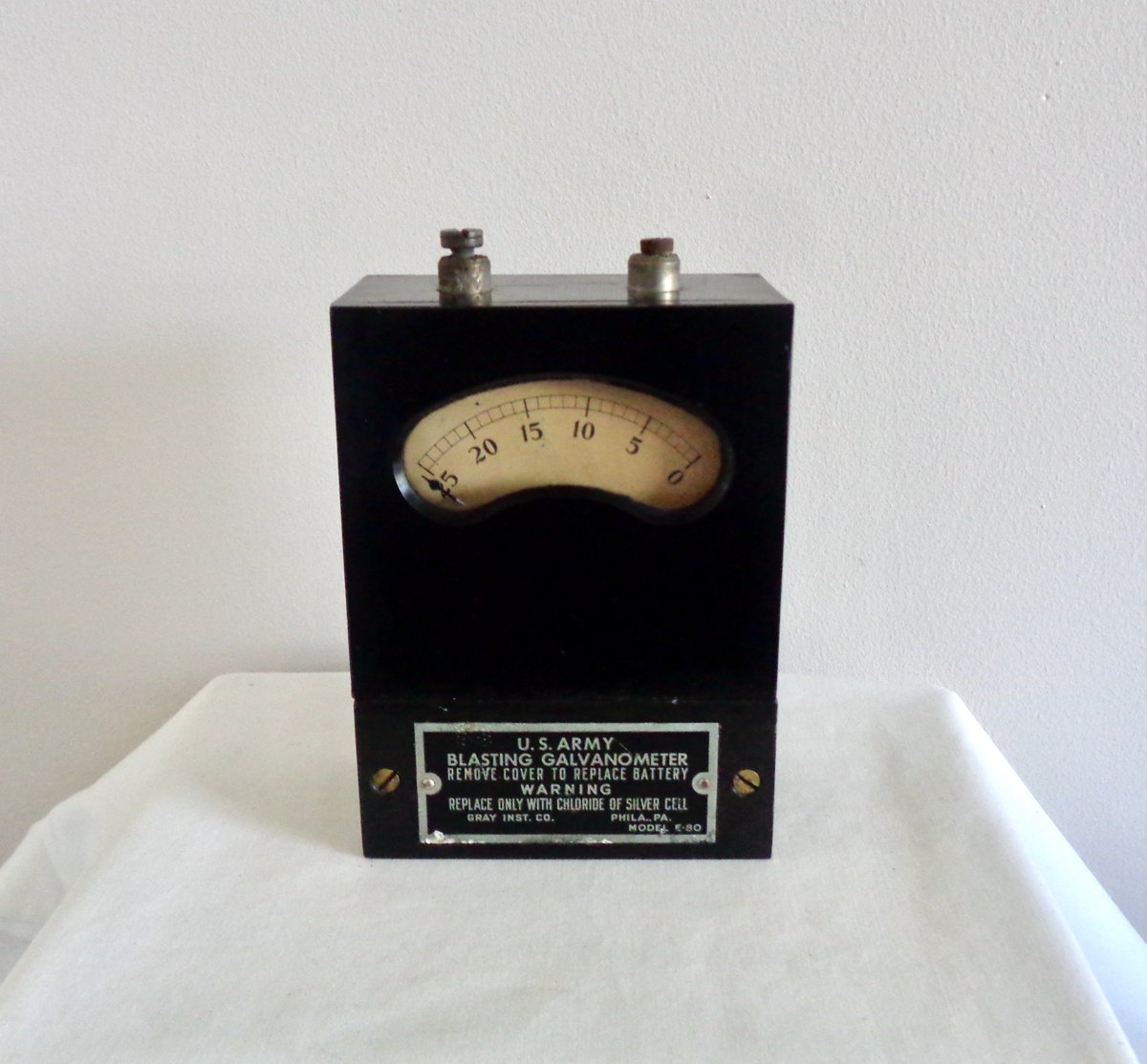 MullardAntiques's tweet photo. WW2 Model E80 US Army Blasting Galvanometer By Gray Instrument Company https://t.co/qDkEW2bBmm #USArmy #galvanometer #vintagetech #grayinstrumentation #mullardantiques https://t.co/CBUvNxu7Vx