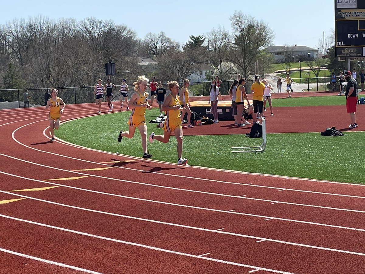 FestusR6Supt's tweet photo. Wow. Festus boys go 1, 2, 3 in the 1600M. #ThatIsAwesome. #SpringIsHere. https://t.co/6pNZ06ZER0