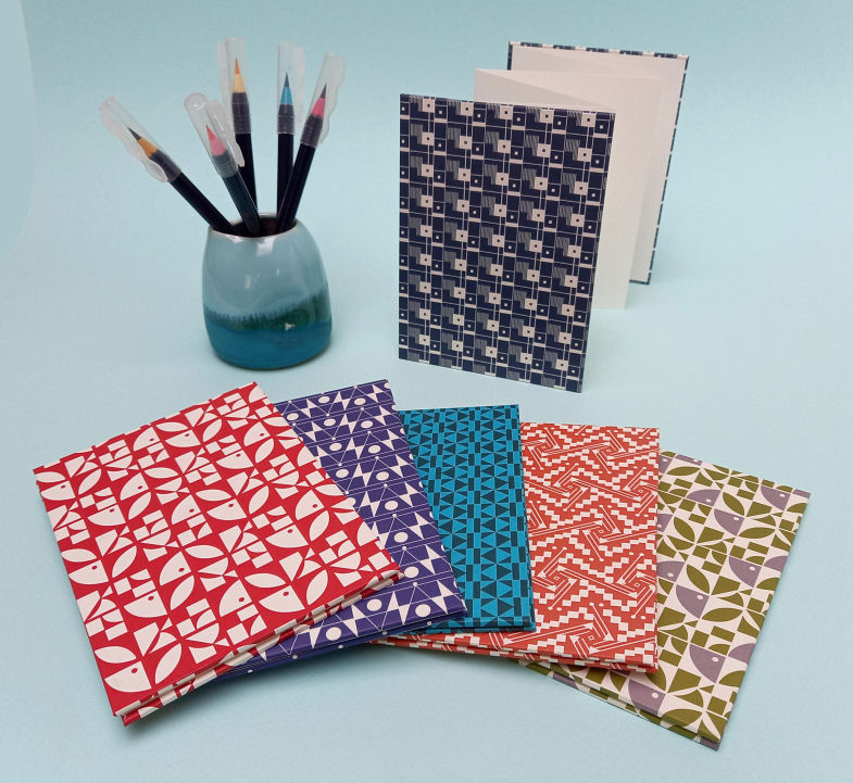 aquabookbinding's tweet photo. Check out this blog post about my favourite decorative papers for bookbinding on the @chiswickmakers website https://t.co/etrRG3KumQ #decorativepapers #marbledpaper #chiyogami #japanesepaper #bookbinding #patternedpaper #colour #pattern #marbling #Chiswick #localmakers #W4 https://t.co/QBK7oz25Oz