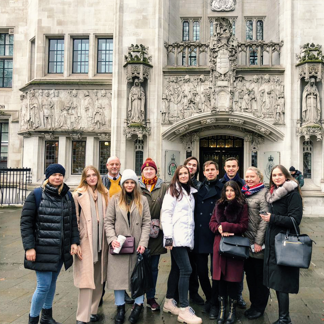 LanguageUK's tweet image. Studying with us not only means sitting in a classroom! Take the opportunity to see some of Canterbury's best landmarks with us. #learningenglish #london #travelling #schooltrip