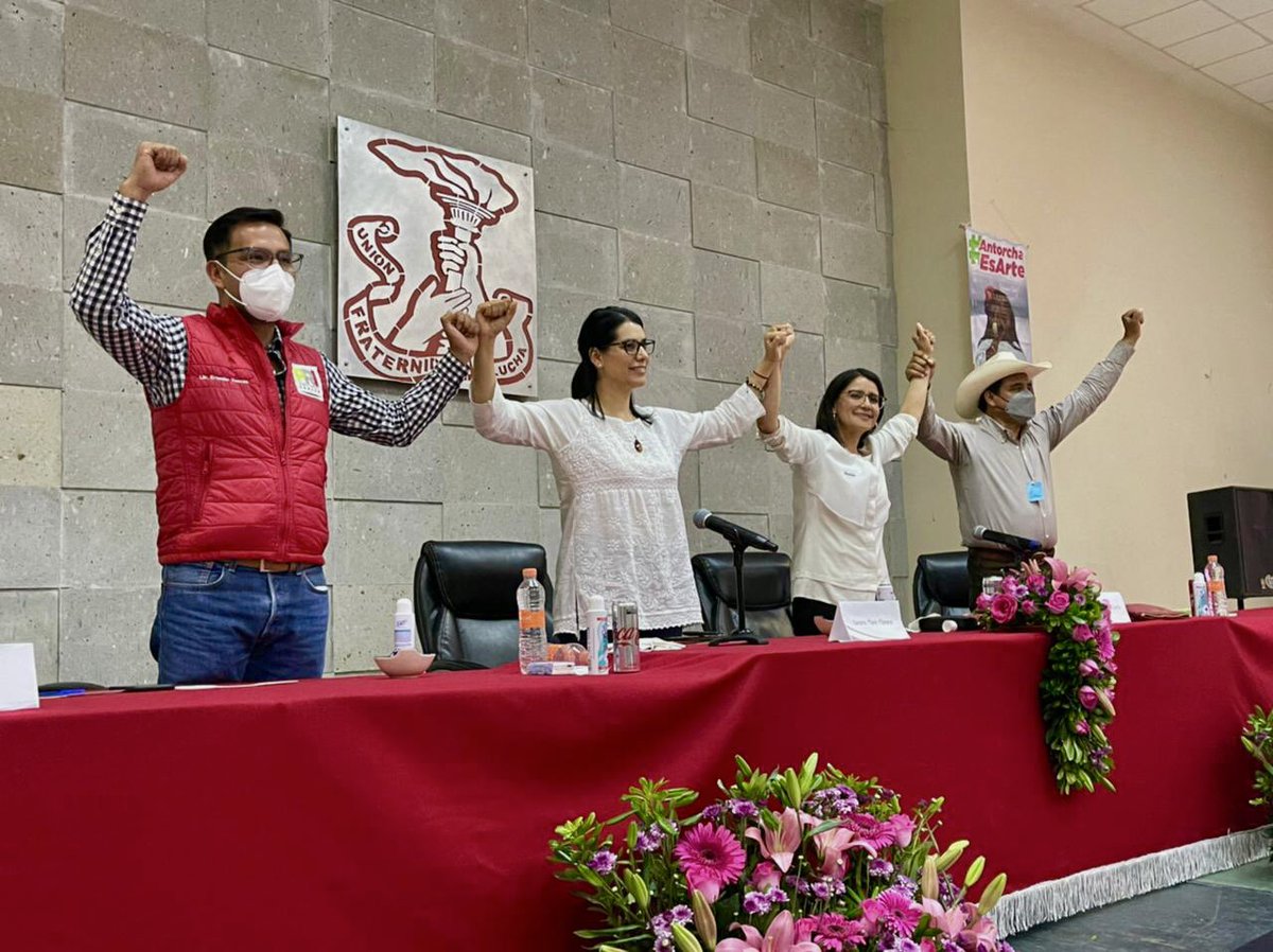 loremarinm's tweet photo. Agradecida por el recibimiento en #FraternidadAntorchista. 

Estoy convencida que la suma de esfuerzos y trabajo en equipo dan los mejores resultados. 

Y de la mano con @JoseLuisAboytes y @dalilardzgar es posible. 
🙋🏻‍♀️🙋🏻‍♀️🙋🏻‍♂️
#Precandidat@s 
#Chalco https://t.co/HA4GI5DZi6